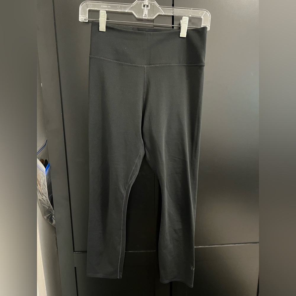 Nike Black High-Waisted Leggings Capri